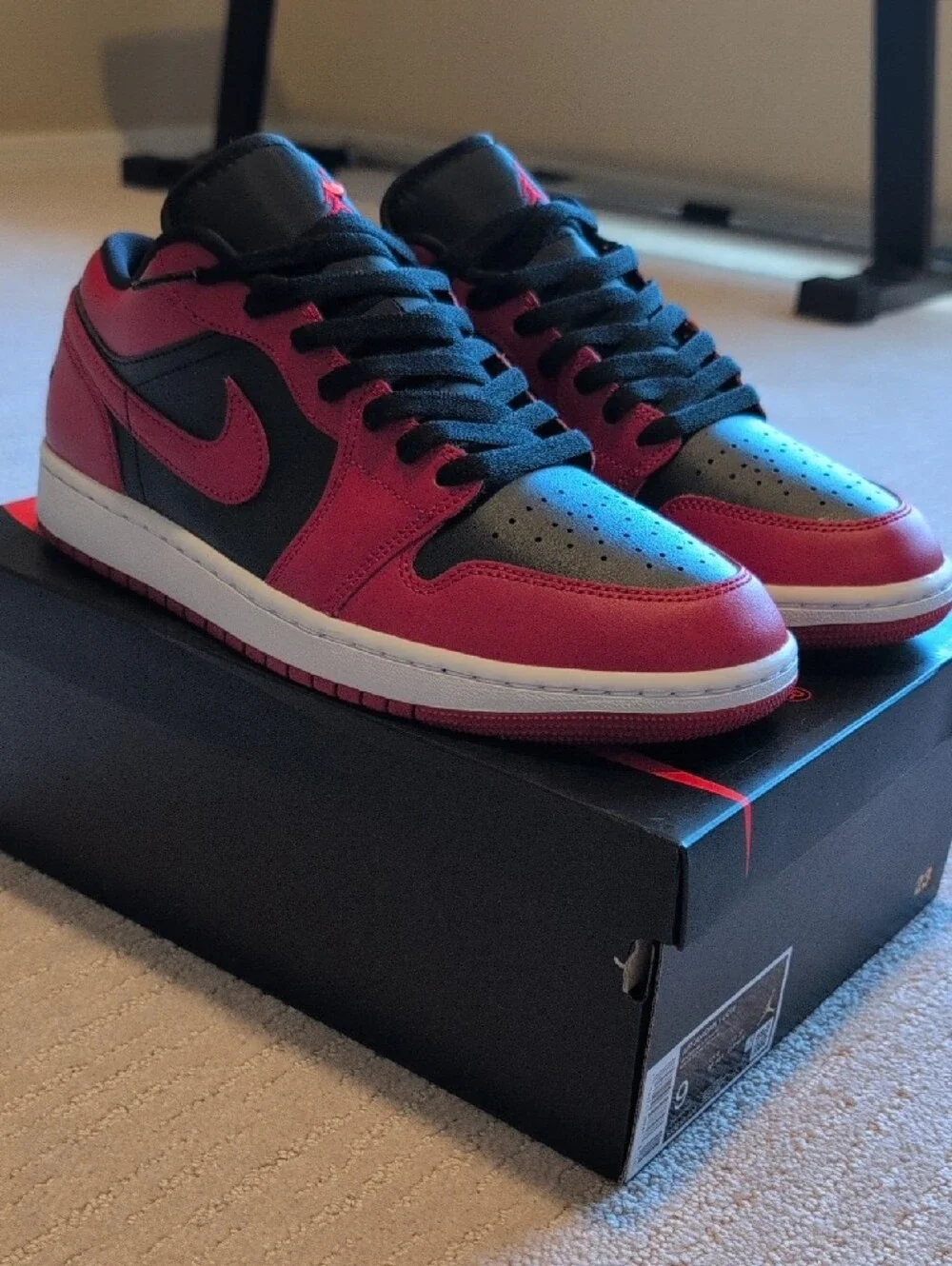 Nike Air Jordan 1 Low: Black & Red